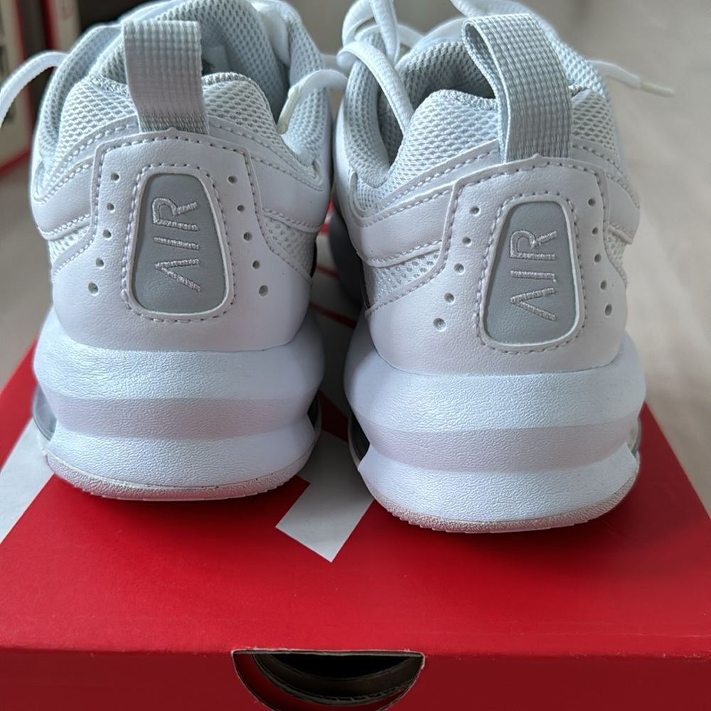 NIKE AIR MAX - Picture 4 of 5